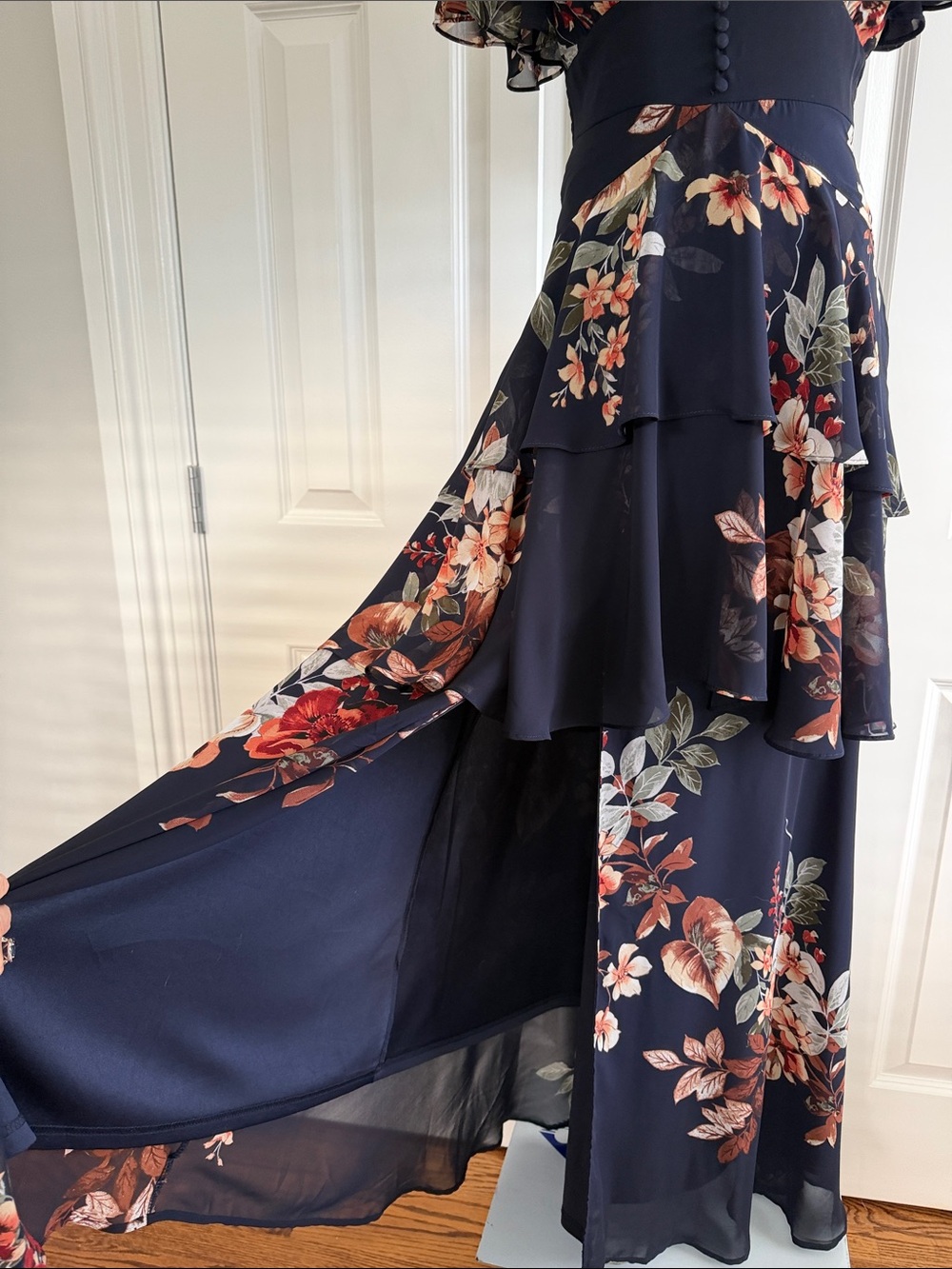 Lulus Midnight Mood Navy Blue Floral Tiered Maxi Dress Rust Cream Blooms Size S - Picture 6 of 16